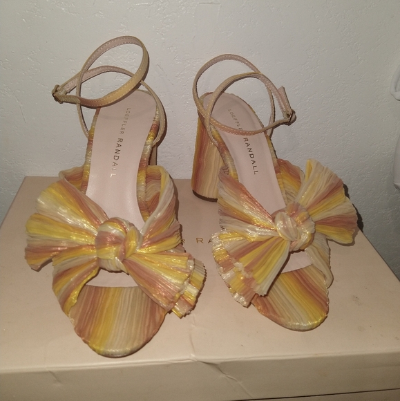 💥NEW LOEFFLER RANDALL Camellia Pleated Sunset Heels💥 - Picture 3 of 13